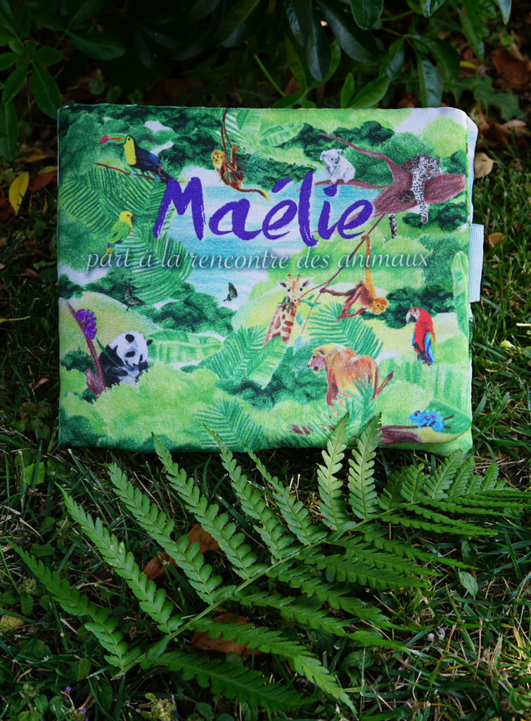 DIY créer un livre d'éveil personnalisé et personnalisable. Ici le livre d'éveil de Maélie par Tea&Poppies