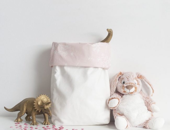 Inspiré des Paper bag, voici les paniers de rangement en coton enduit par Tea&Poppies